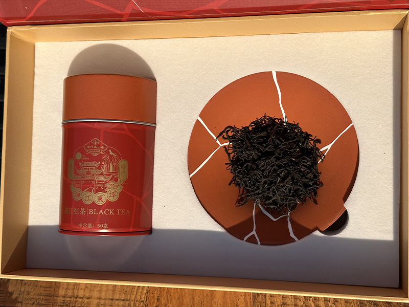 谢通门万年上山茶与器